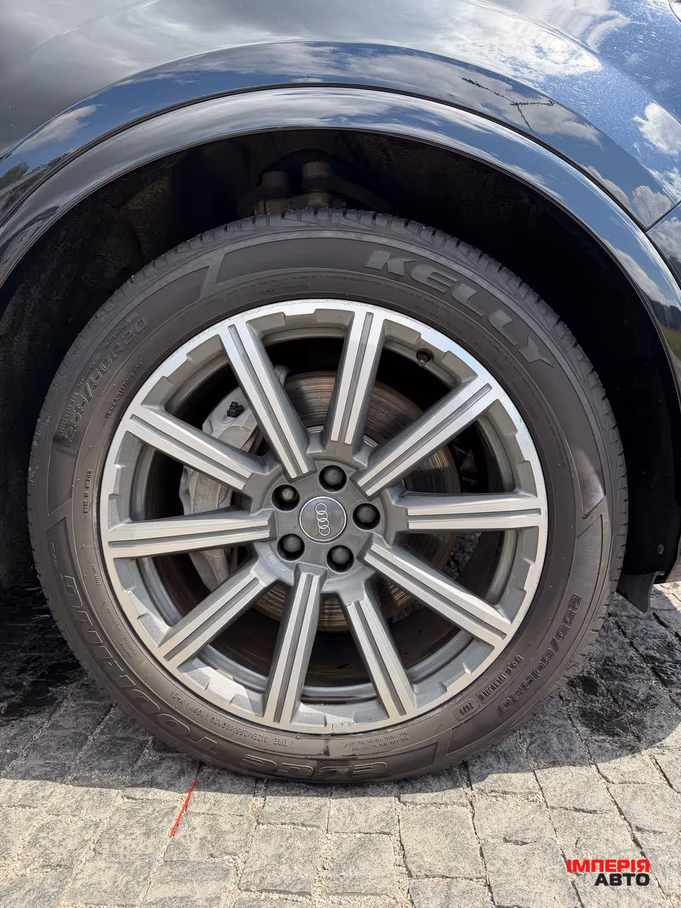 Audi Q7 - фото 9