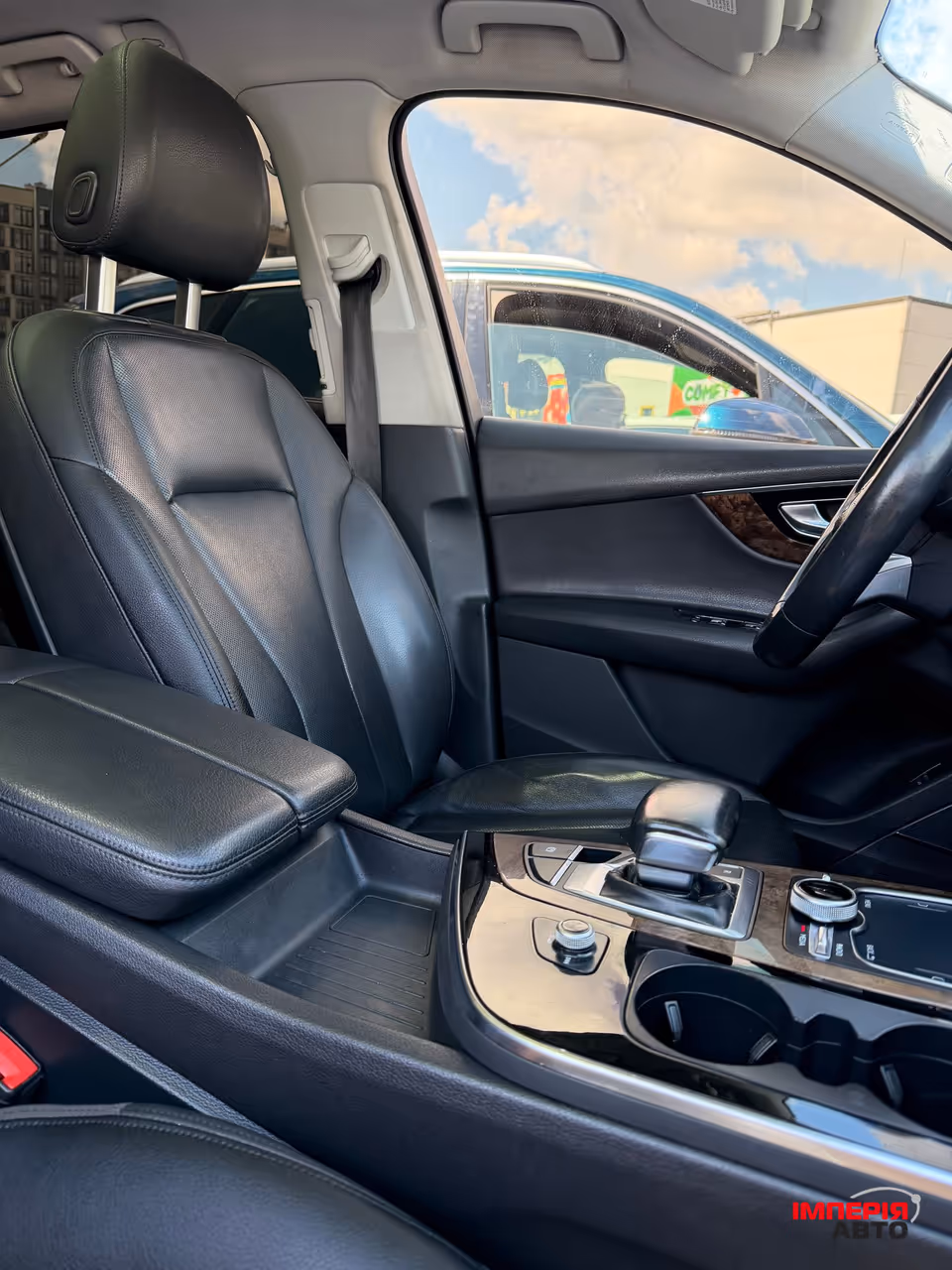 Audi Q7 - фото 26