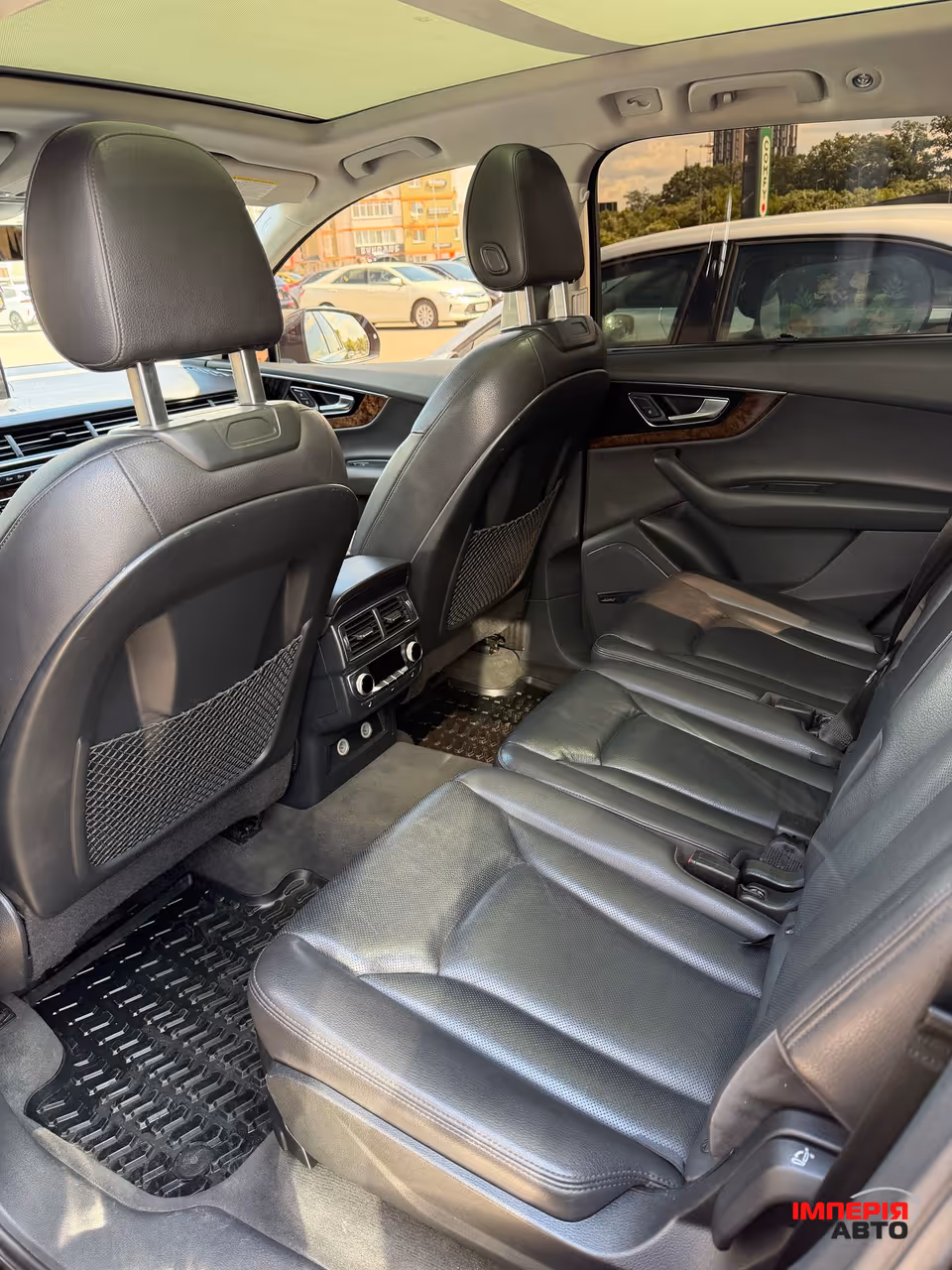 Audi Q7 - фото 29