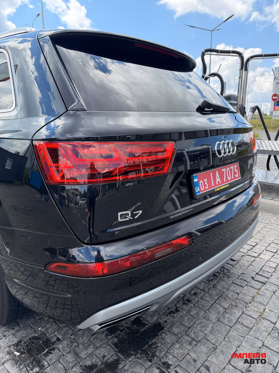 Audi Q7 - фото 14