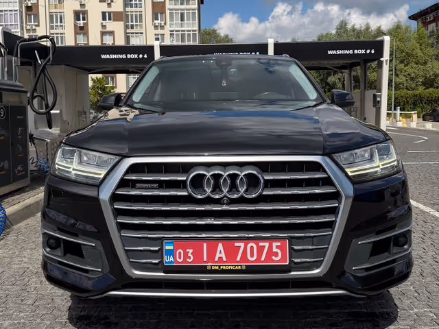 Audi Q7 - фото 3