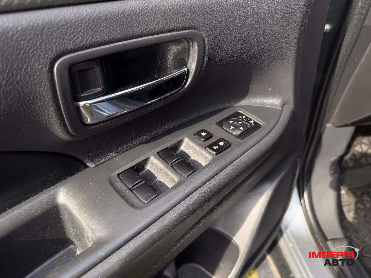 Mitsubishi Outlander - фото 31