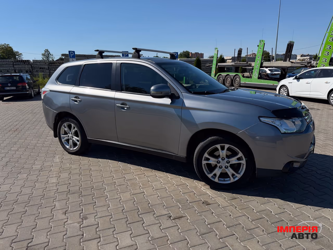 Mitsubishi Outlander - фото 2
