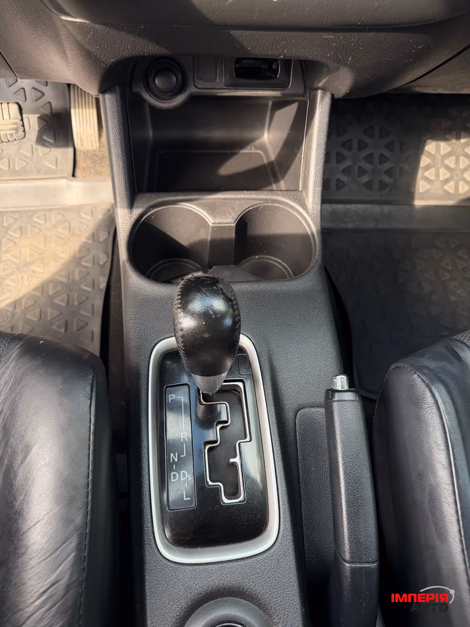 Mitsubishi Outlander - фото 37