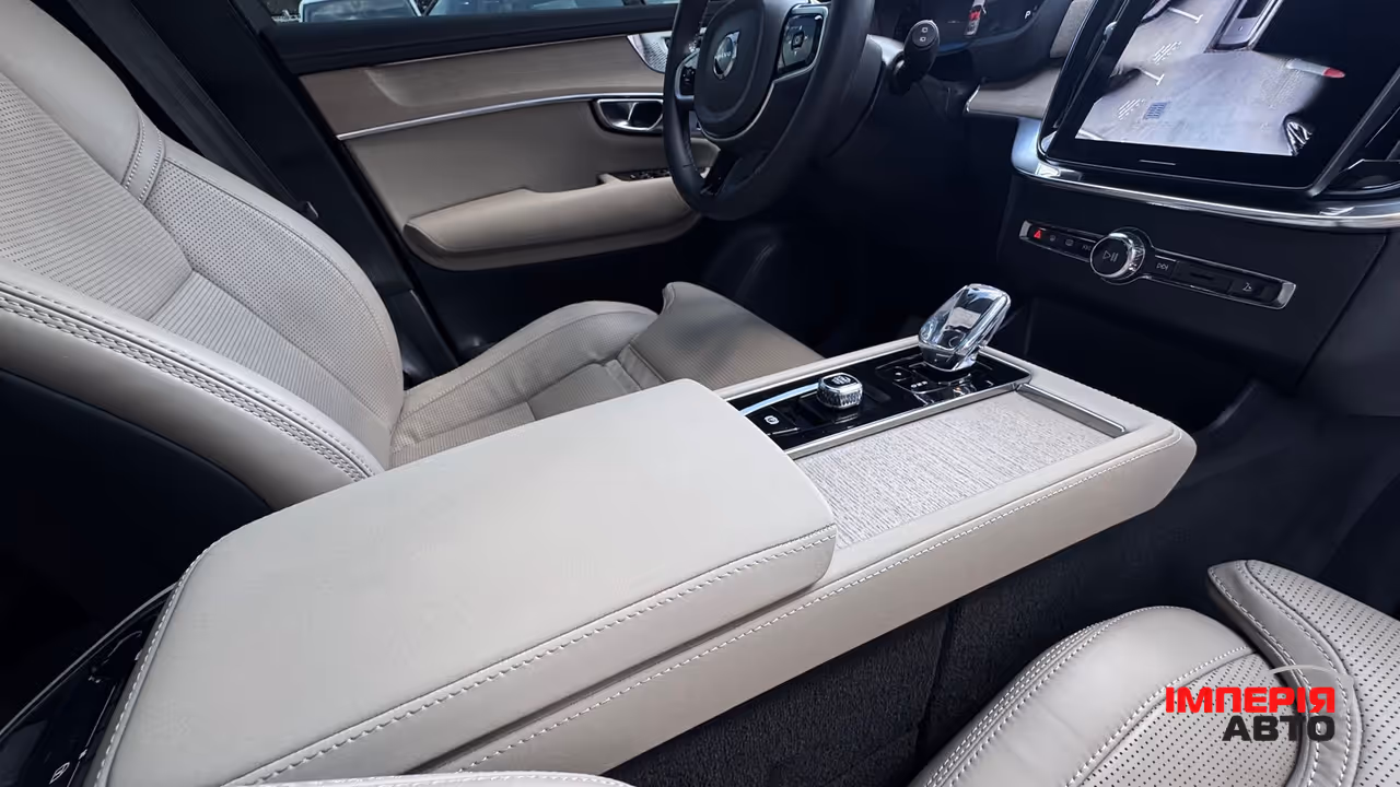 Volvo XC90 - фото 38
