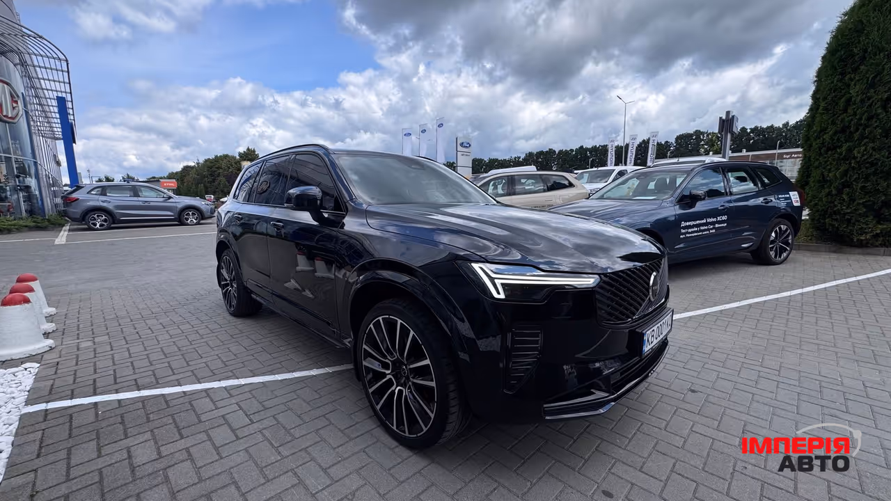 Volvo XC90 - фото 7