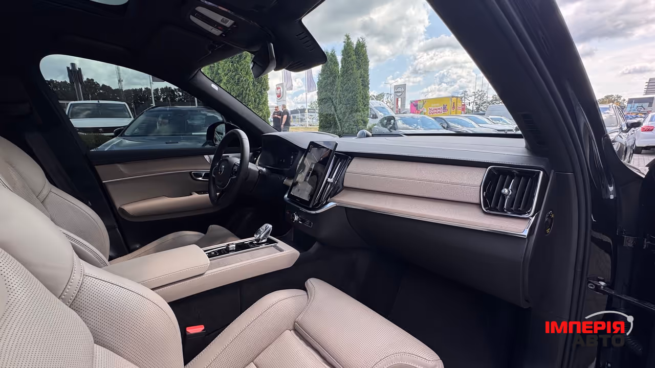 Volvo XC90 - фото 37