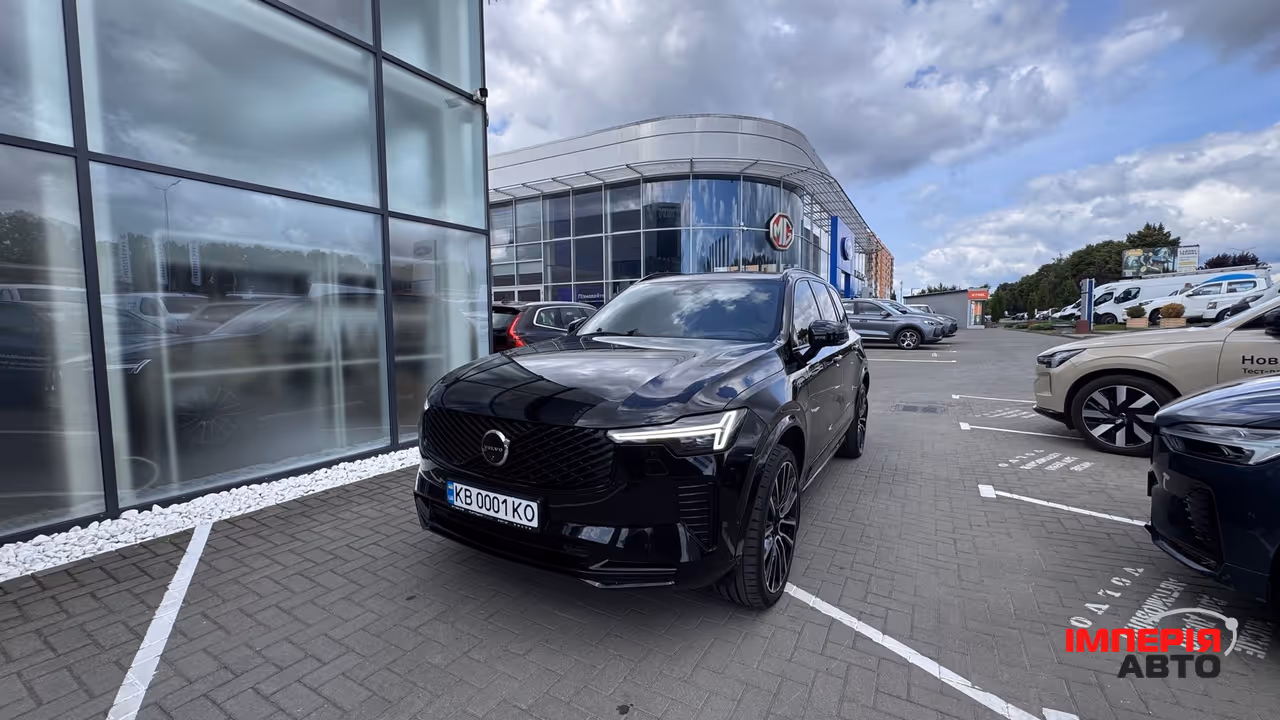 Volvo XC90 - фото 1