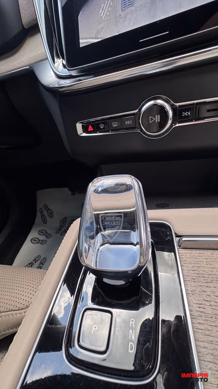 Volvo XC90 - фото 40