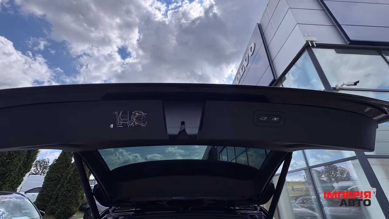 Volvo XC90 - фото 21