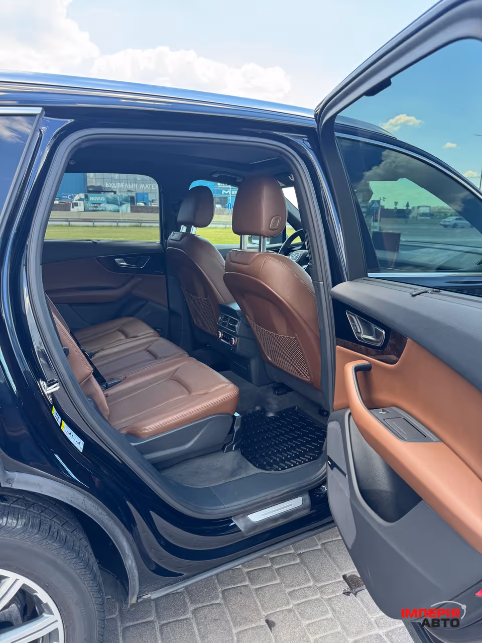 Audi Q7 - фото 7