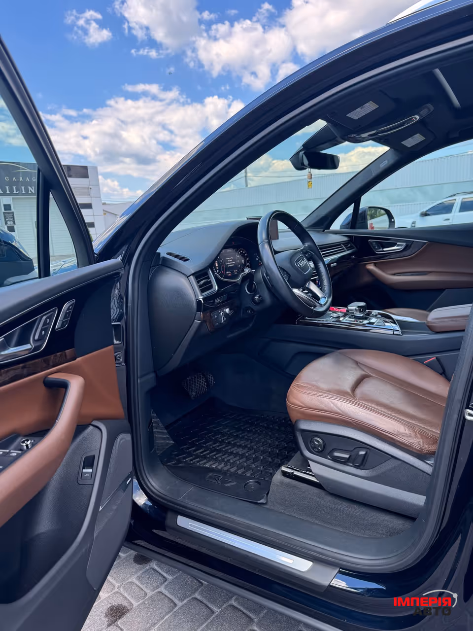 Audi Q7 - фото 11