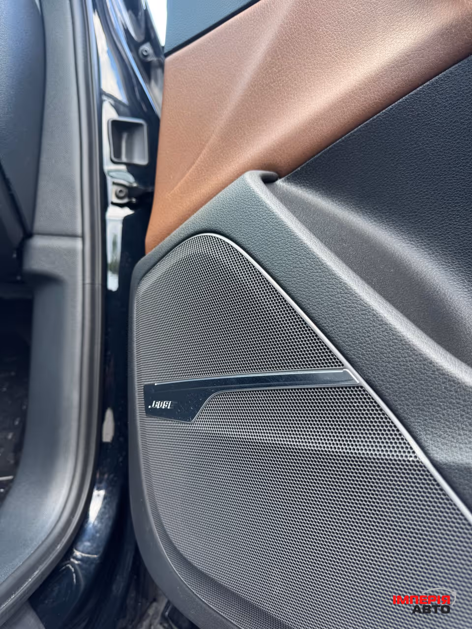 Audi Q7 - фото 9