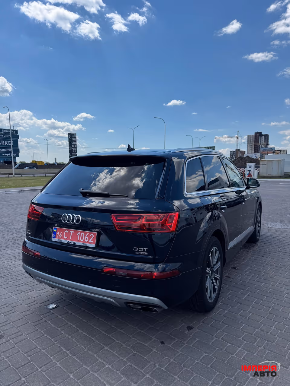 Audi Q7 - фото 16