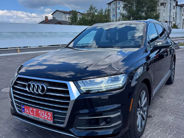 Audi Q7 - фото 1