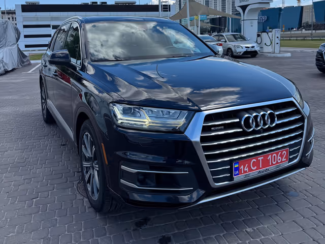 Audi Q7 - фото 2