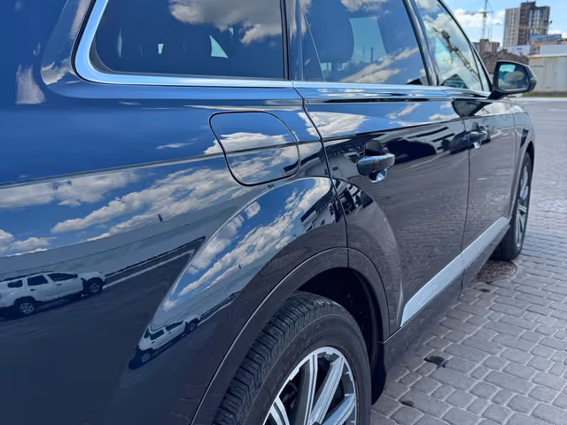 Audi Q7 - фото 5