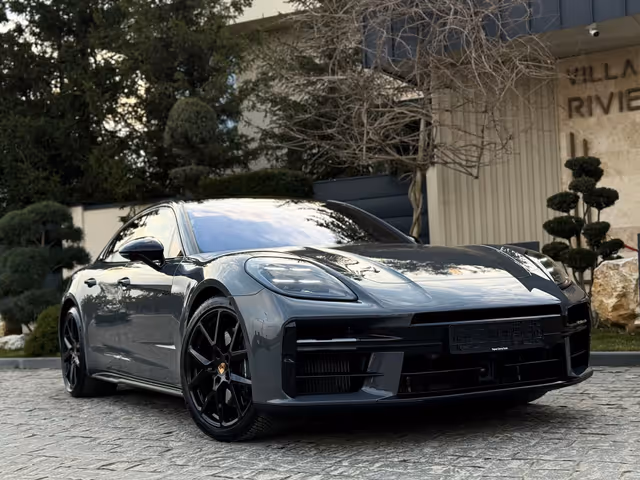 Porsche Panamera - фото 1