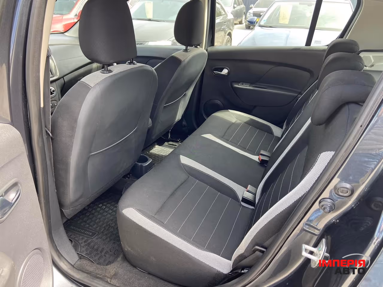 Renault Sandero - фото 9