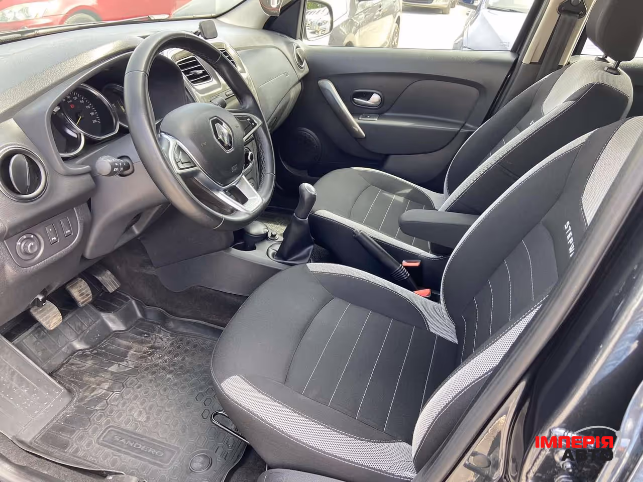 Renault Sandero - фото 8
