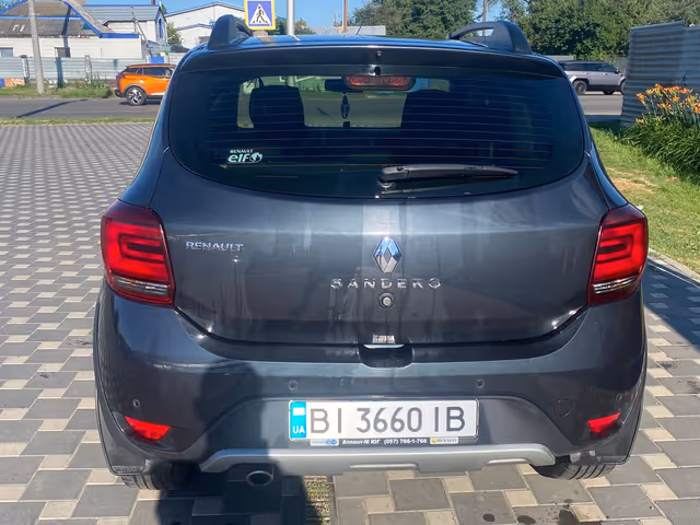 Renault Sandero - фото 4