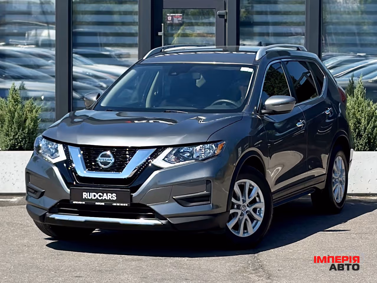 Nissan Rogue - фото 1