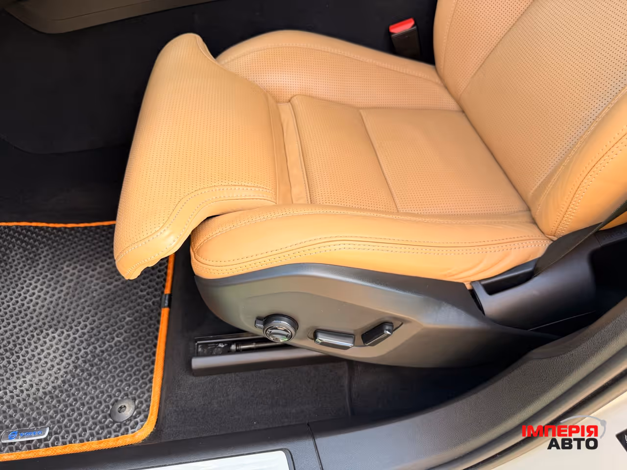 Volvo XC60 - фото 40