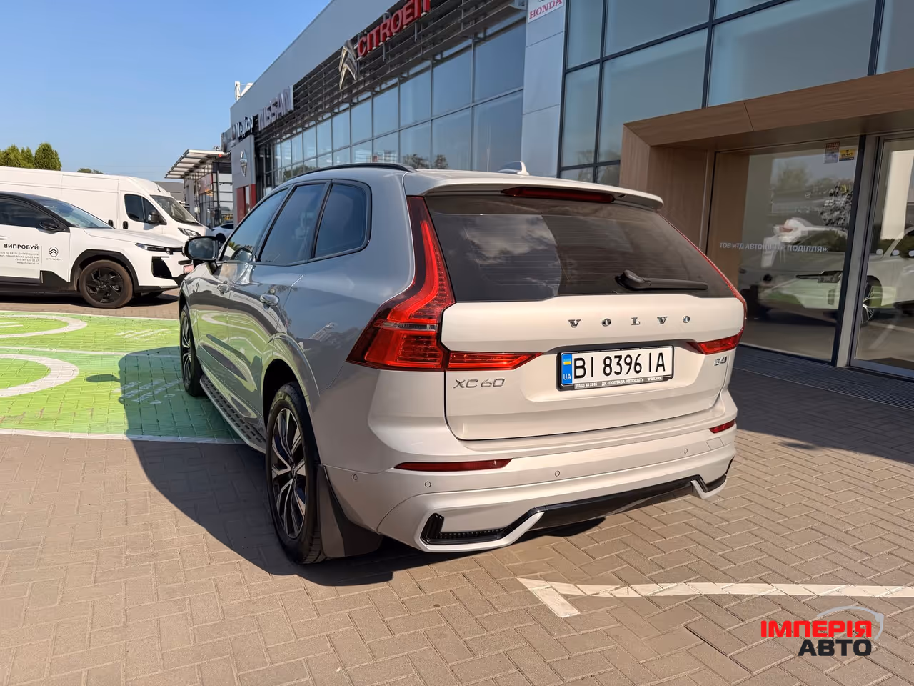 Volvo XC60 - фото 15