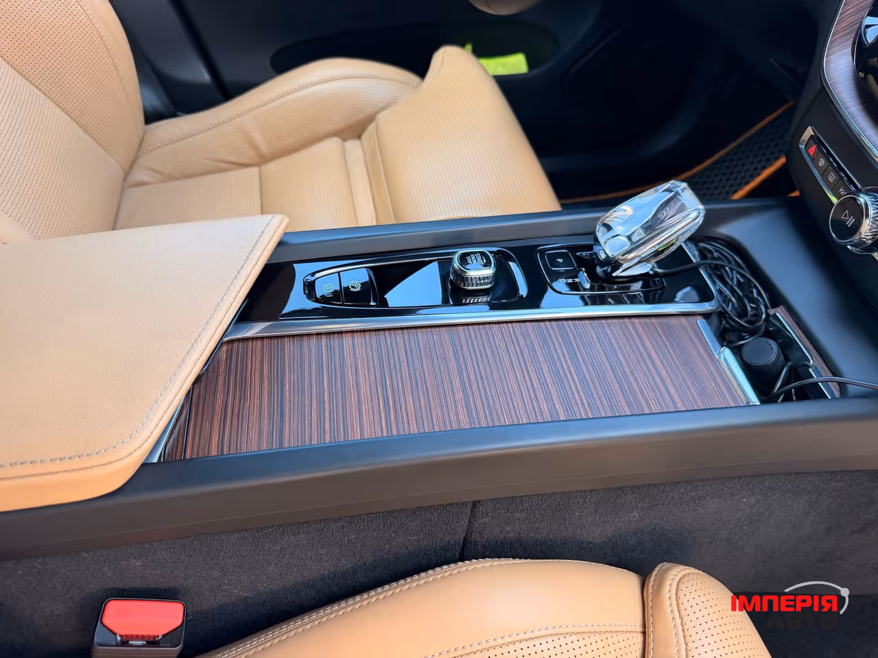 Volvo XC60 - фото 26