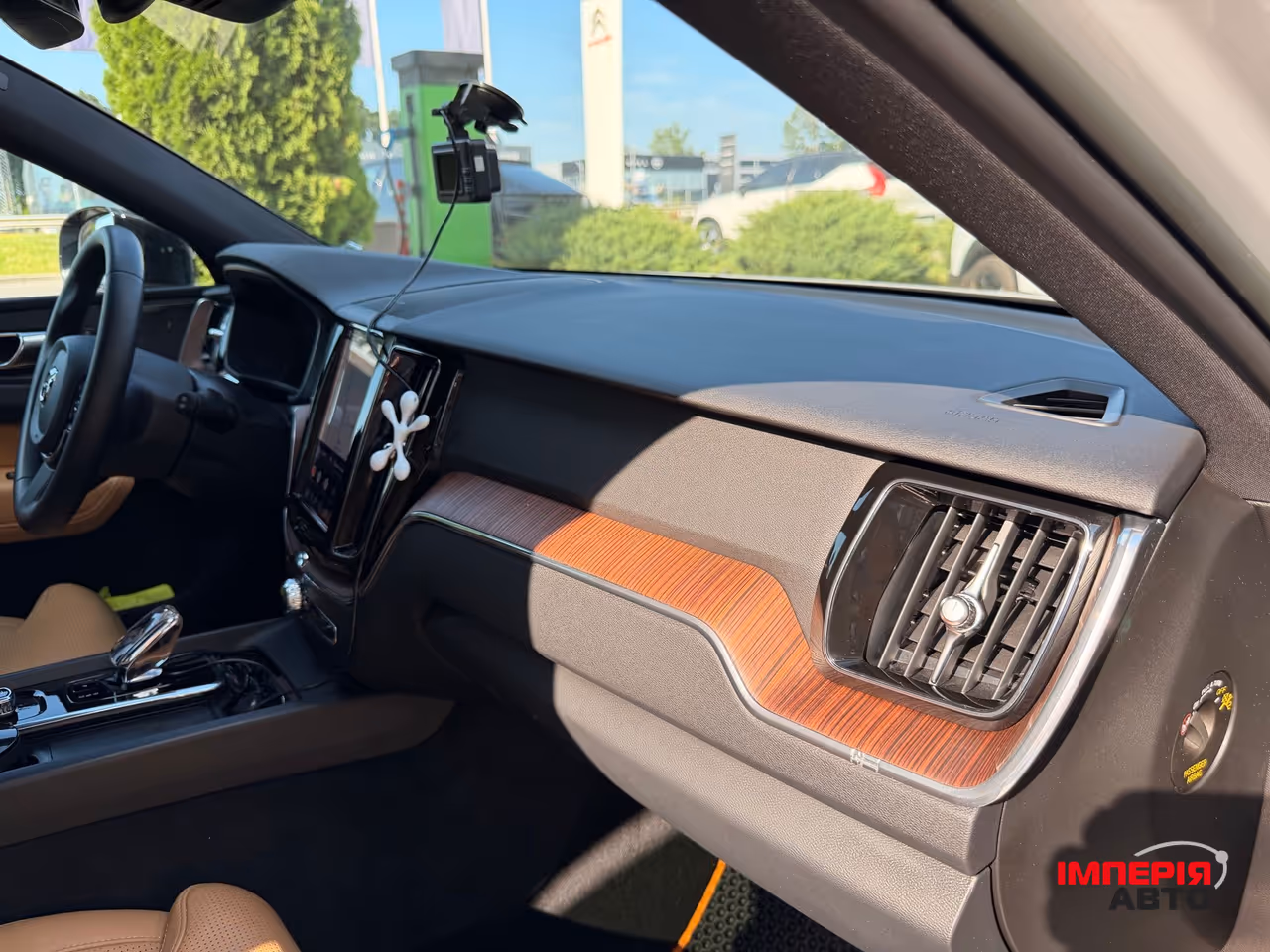 Volvo XC60 - фото 23