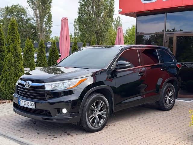 Toyota Highlander - фото 2