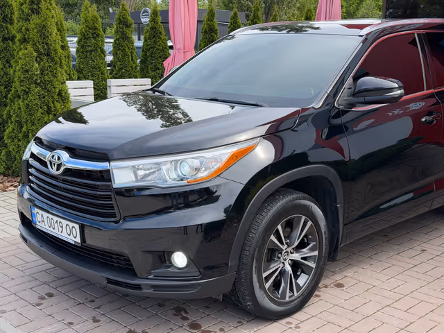 Toyota Highlander - фото 3