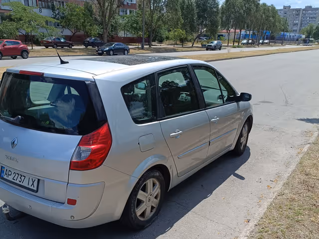 Renault Megane - фото 5