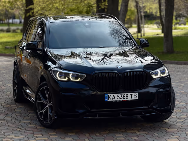 BMW X5 - фото 1