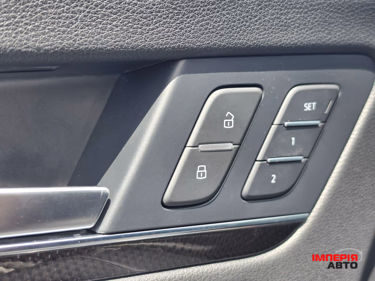 Audi SQ5 - фото 14