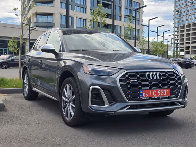 Audi SQ5 - фото 1