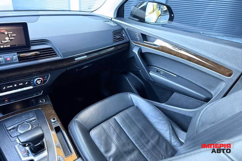 Audi Q5 - фото 8