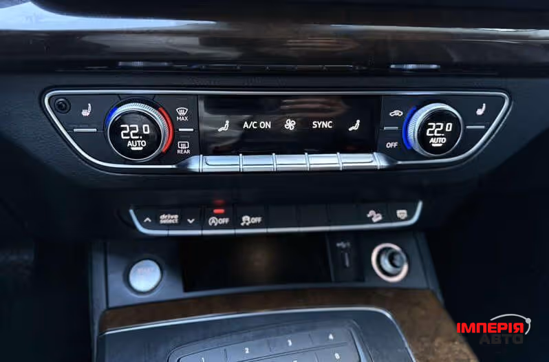 Audi Q5 - фото 12