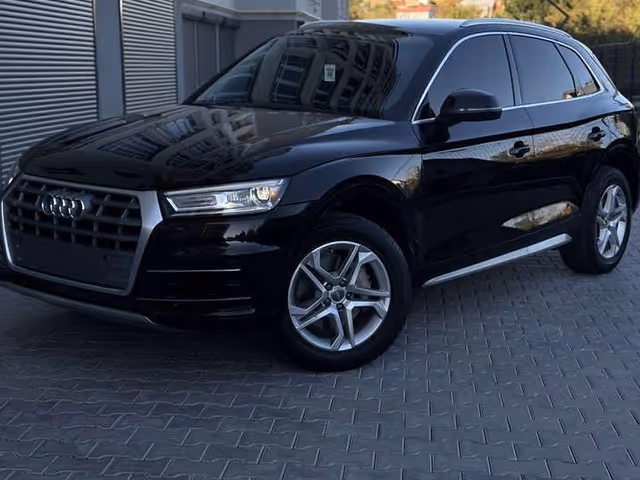 Audi Q5 - фото 1