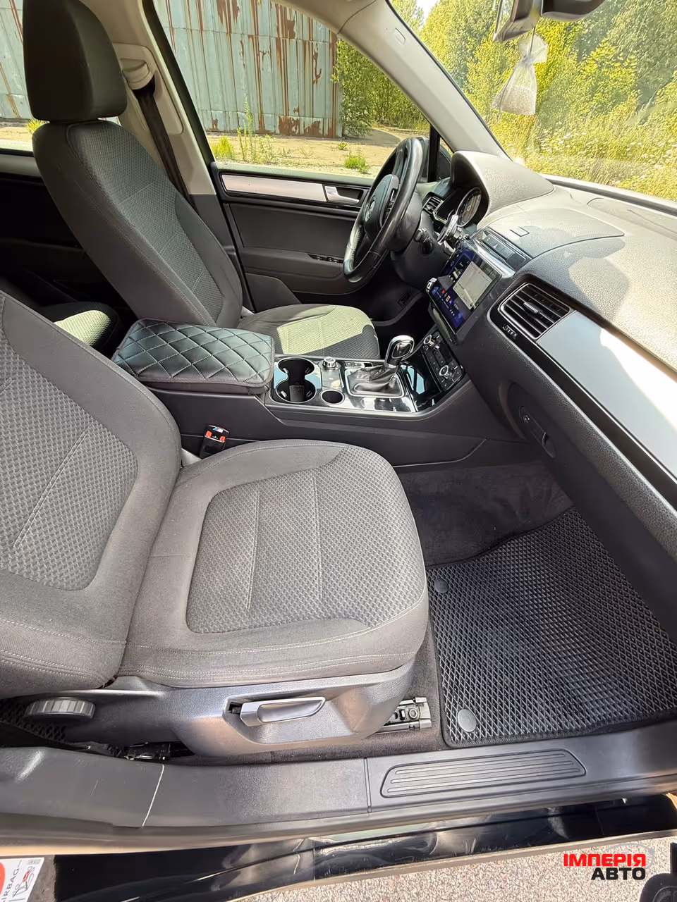 Volkswagen Touareg - фото 5