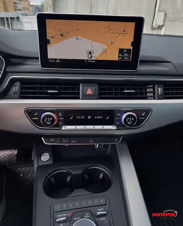 Audi A4 - фото 14