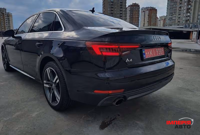 Audi A4 - фото 10