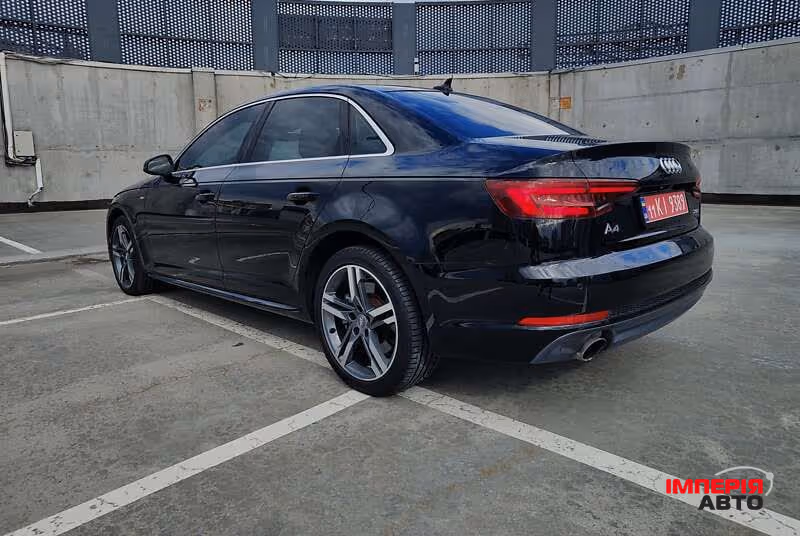 Audi A4 - фото 8