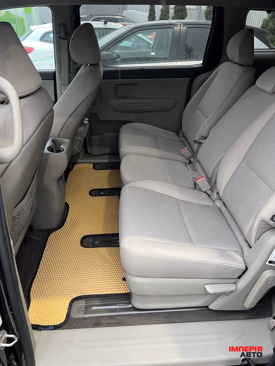 Kia Sedona - фото 6
