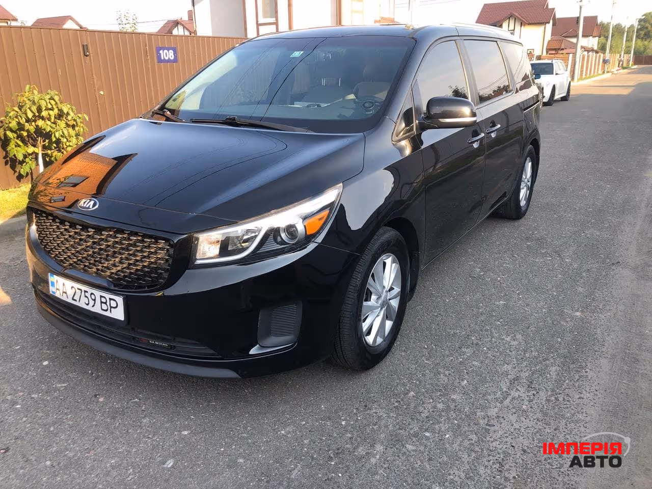 Kia Sedona - фото 1