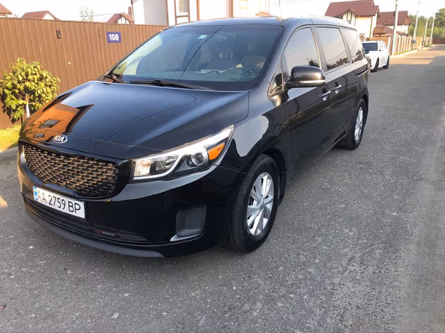 Kia Sedona - фото 1