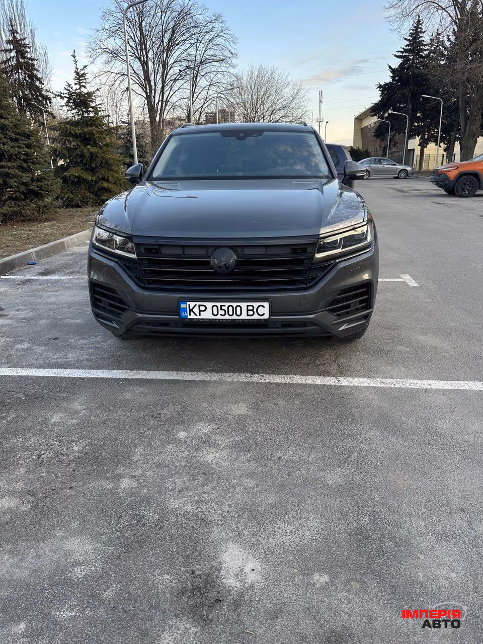 Volkswagen Touareg - фото 2