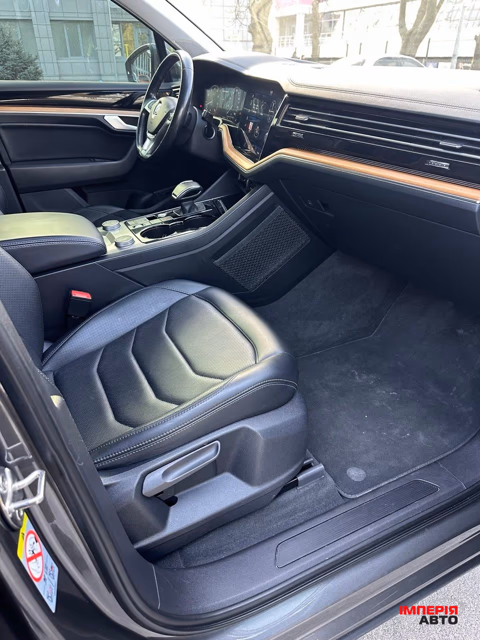 Volkswagen Touareg - фото 19