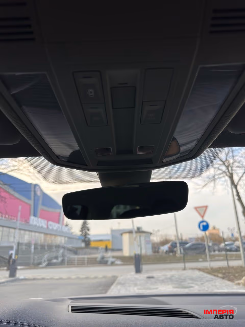Volkswagen Touareg - фото 12