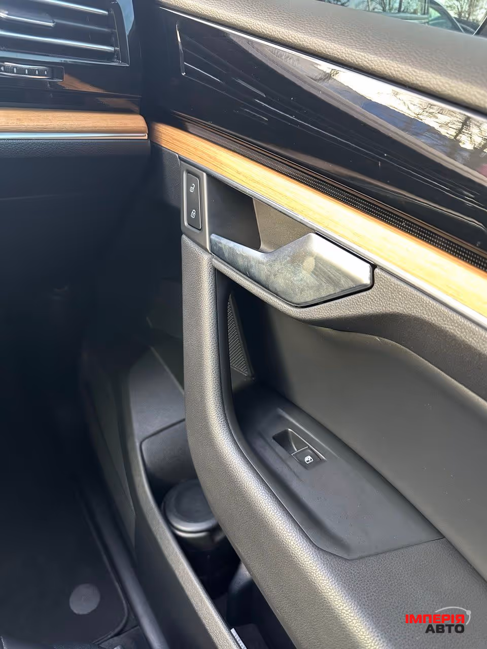 Volkswagen Touareg - фото 14